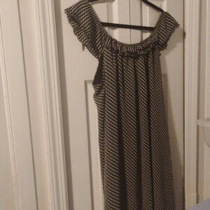 Old Navy Women's Off-Shoulder Ruffle Dress in Black & White Chevron Size L